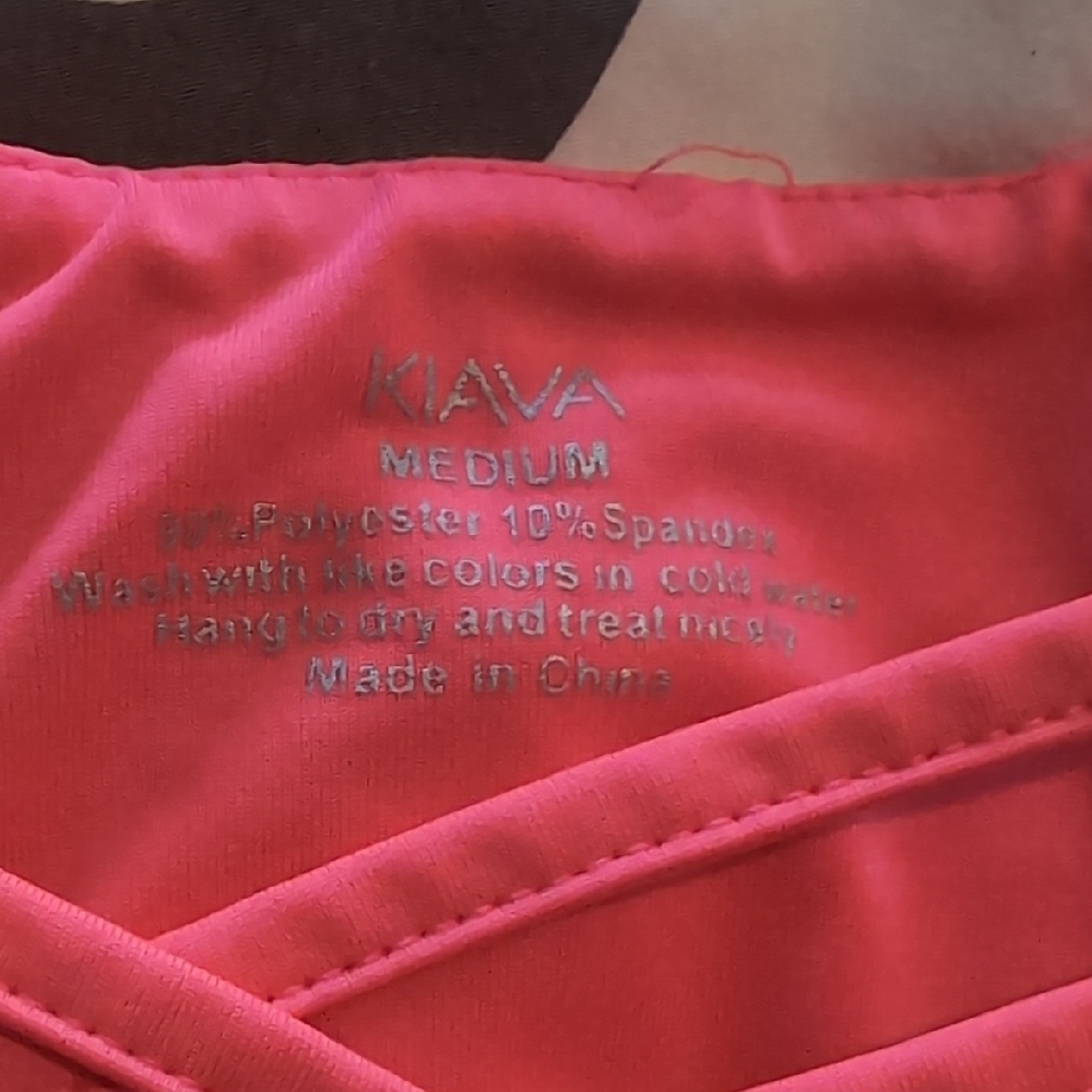 KIAVA Coral Sports Bra with Crisscross Design - Picture 2 of 3